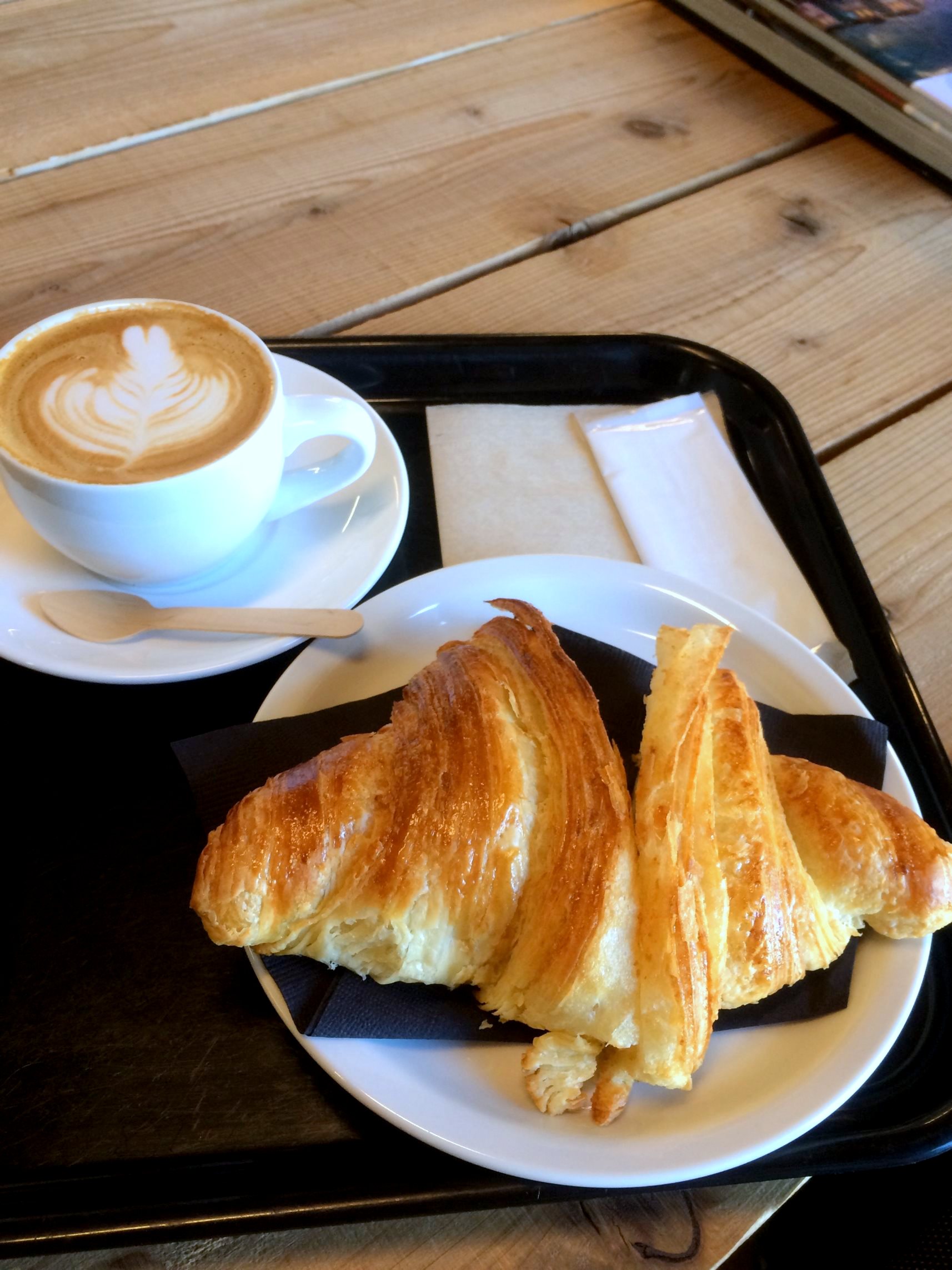 道志みち練習のあとは「ZEBRA Coffee & Croissant」で休憩
